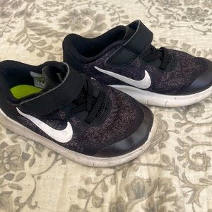 Nike Free RN Toddler 9c